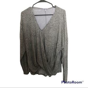 1X white birch front knot top